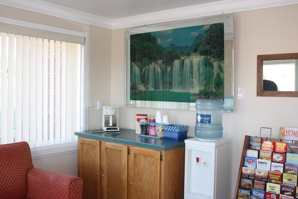 A 1 Budget Motel - photo 4