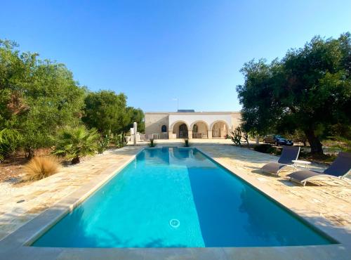 Luxus Villa With Swimmingpool 1 6 P. Carovigno — 4-Star Luxury Hotel in Carovigno, Italy
