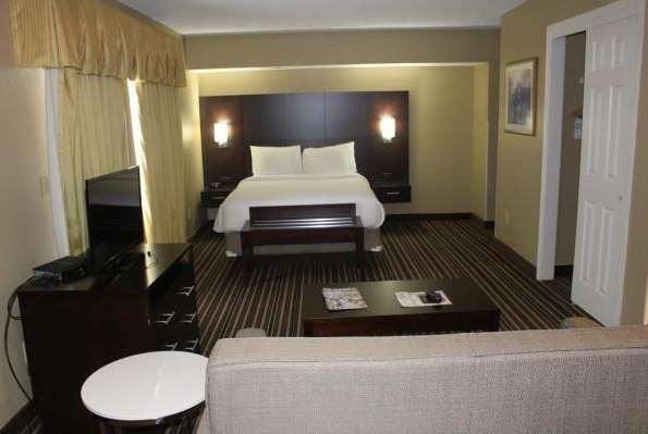 Hawthorn Extended Stay by Wyndham Wichita - photo 18