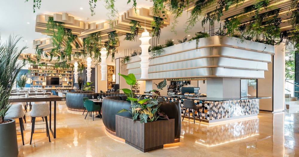 Hotel Ilunion Valencia 4 — hotel in Valencia
