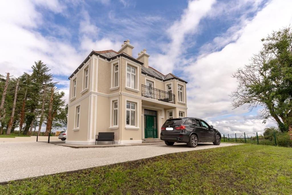 Relaxing Private Country Escape With Hot Tub — Roscommon