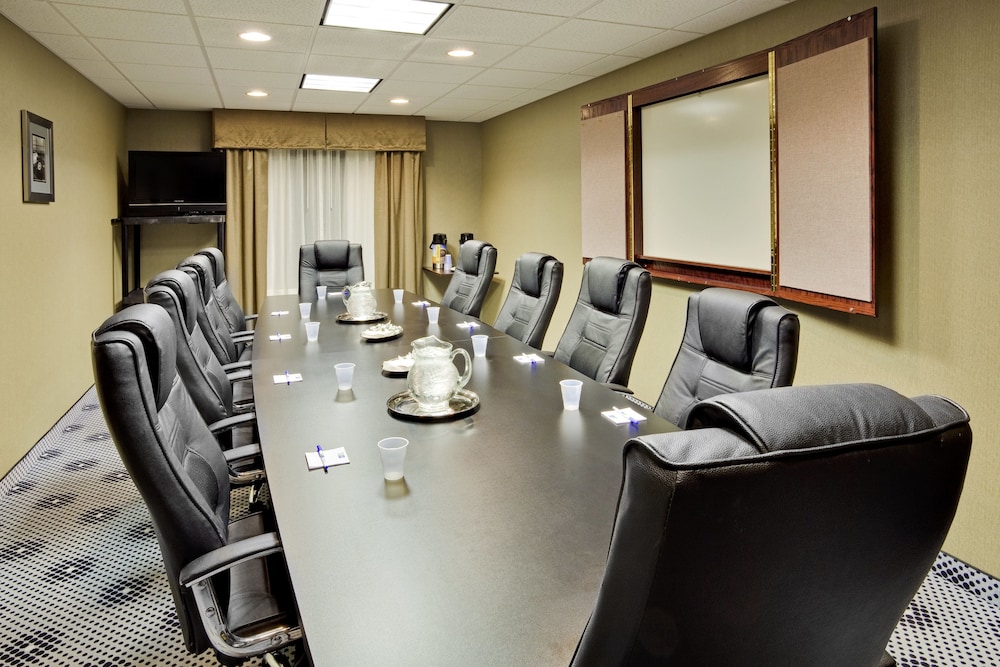 Holiday Inn Express Hotel & Suites Lebanon by IHG - photo 30