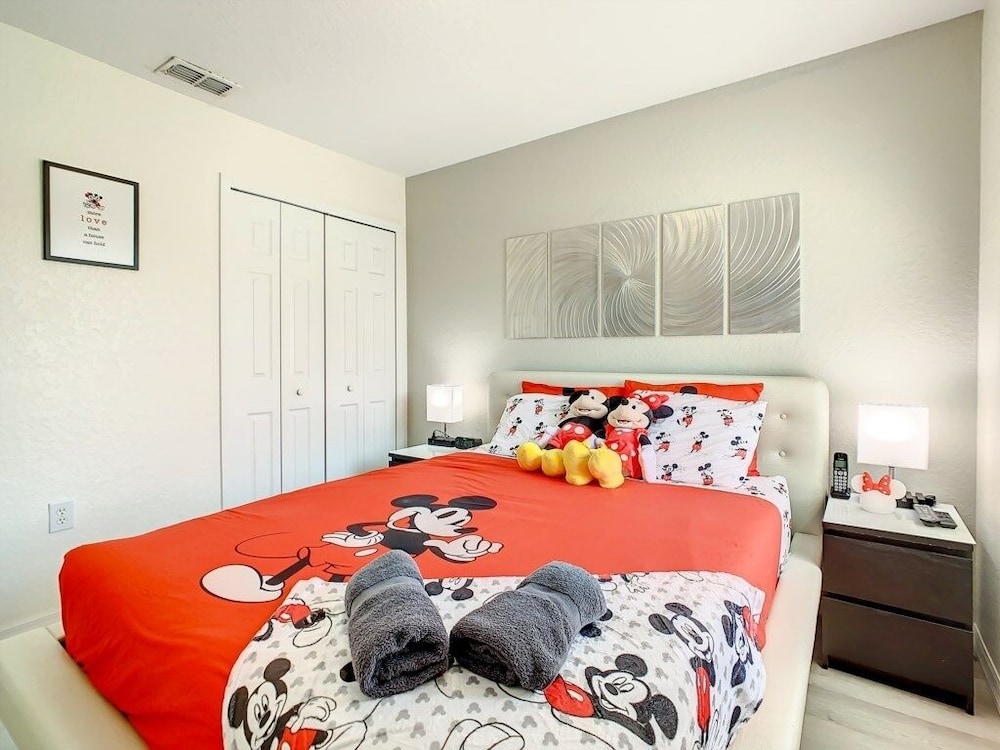 New 4 Bed Regal Palms Resort - photo 4