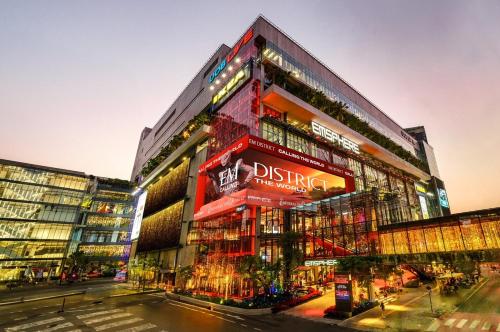 EM HOME Sukhumvit Bangkok near Terminal 21 EM District Malls BTS and MRT Lines