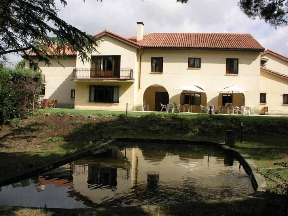 Hotel Rural Villarromana — Saldana