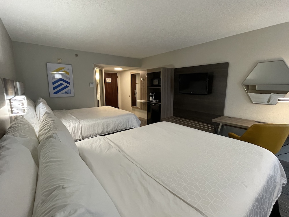 Holiday Inn Express Burlington by IHG - photo 11