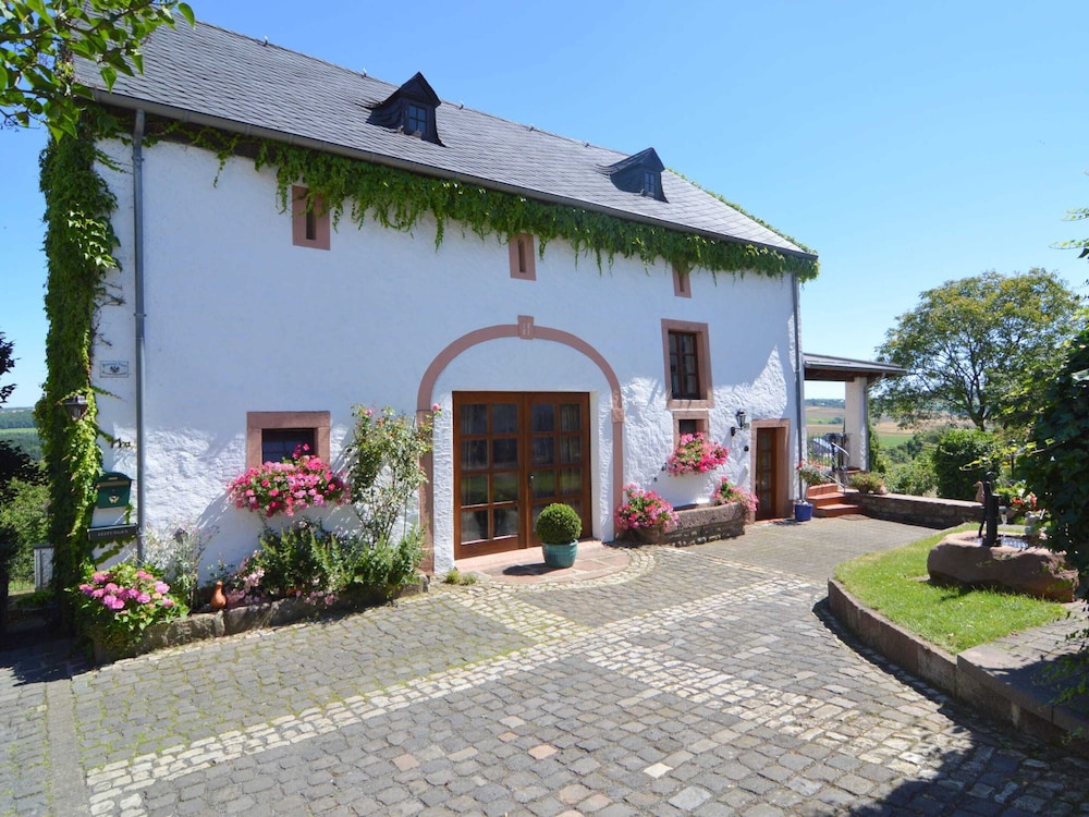Holiday Home in Ittel Near Hiking Trails — 4-Star Luxury Hotel in Welschbillig, Germany