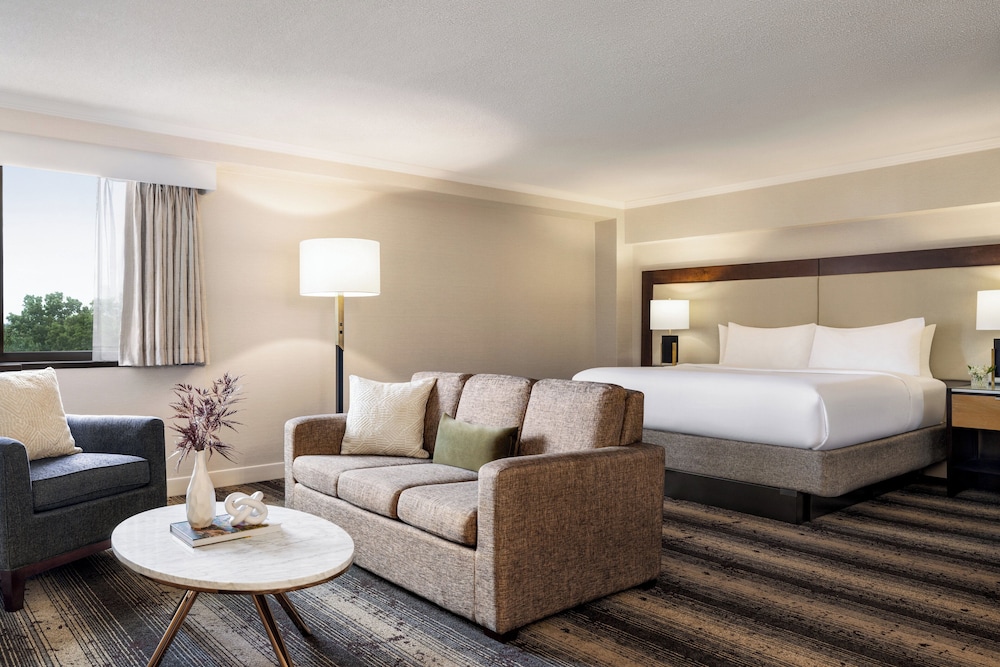Crowne Plaza Edison by IHG - photo 7