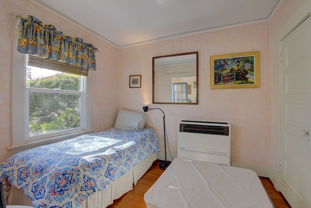 Secret Garden Inn and Cottages - photo 62