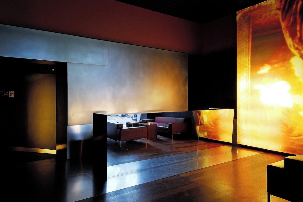 The Hotel Lucerne Autograph Collection