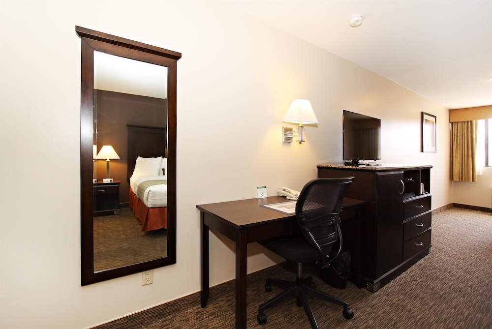Best Western Plus Dragon Gate Inn - photo 17