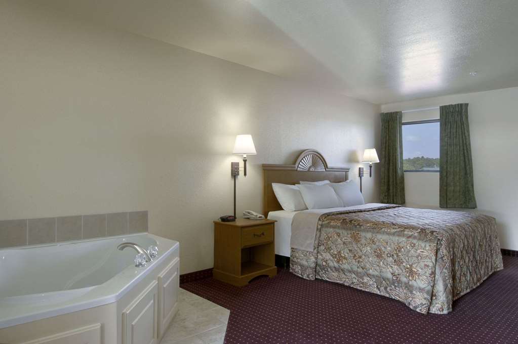 Days Inn by Wyndham Centre - photo 14