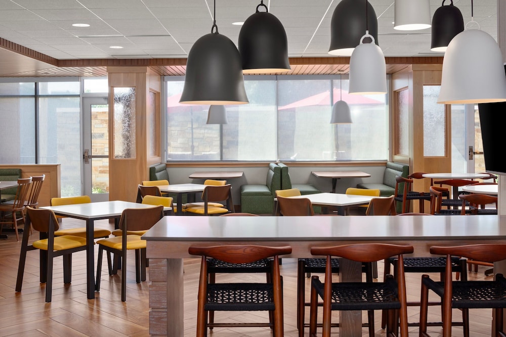 Fairfield by Marriott Inn & Suites Yankton - photo 29