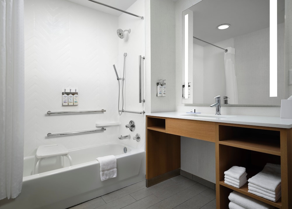 Holiday Inn Cincinnati Liberty Way - photo 9
