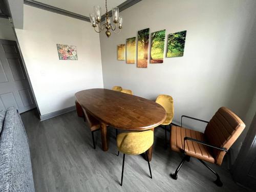 Massive 5bd 4ba 3 Story Duplex Downtown Albany — Albany