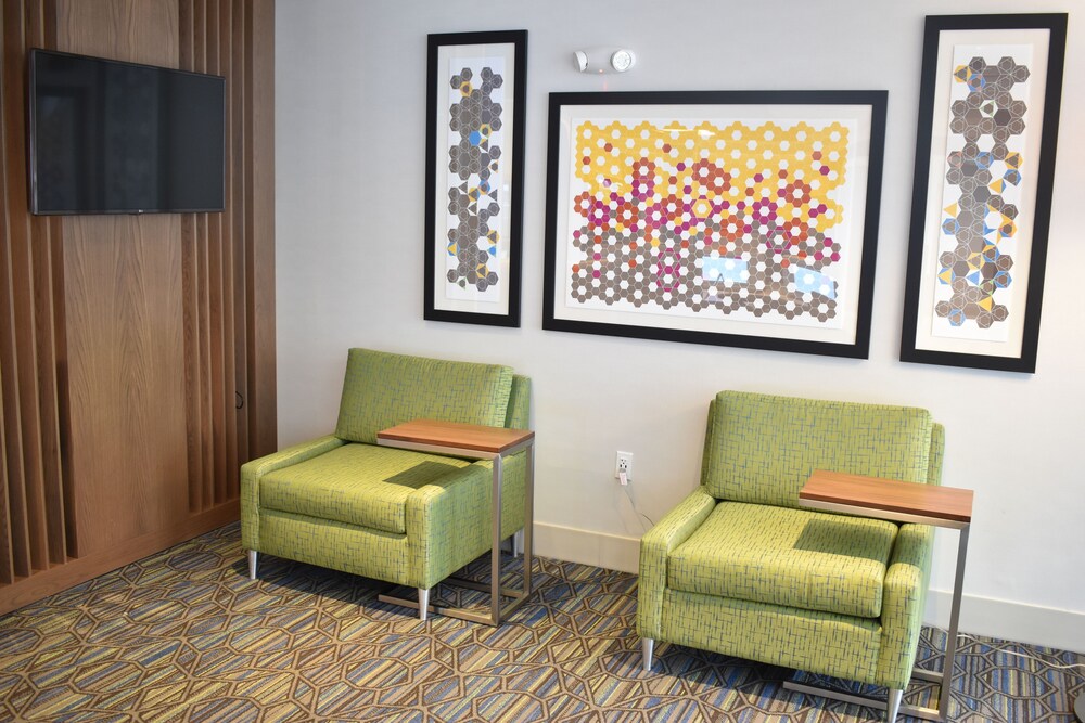 Holiday Inn Express & Suites Boston South Randolph by IHG - photo 51