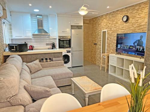 A 150 Metros Del Mar Parking Gratis AC in Santa Pola, Spain