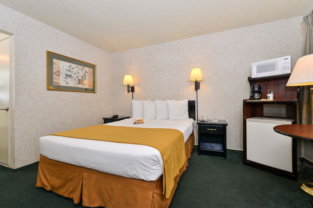 Rodeway Inn & Suites El Cajon San Diego East - photo 35