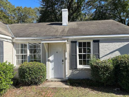 The Delightful Doubles Unit E Centrally Located - last minute hotel in Columbus