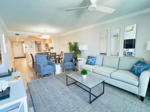 Bahia Vista Top Floor Waterfront Beauty 9 520 in St. Petersburg, United States