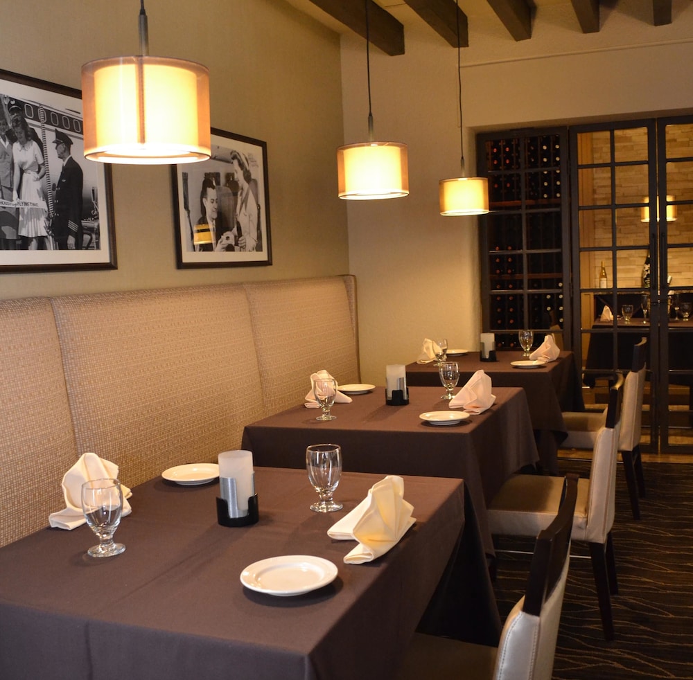 Doubletree by Hilton Houston Hobby Airport - photo 35