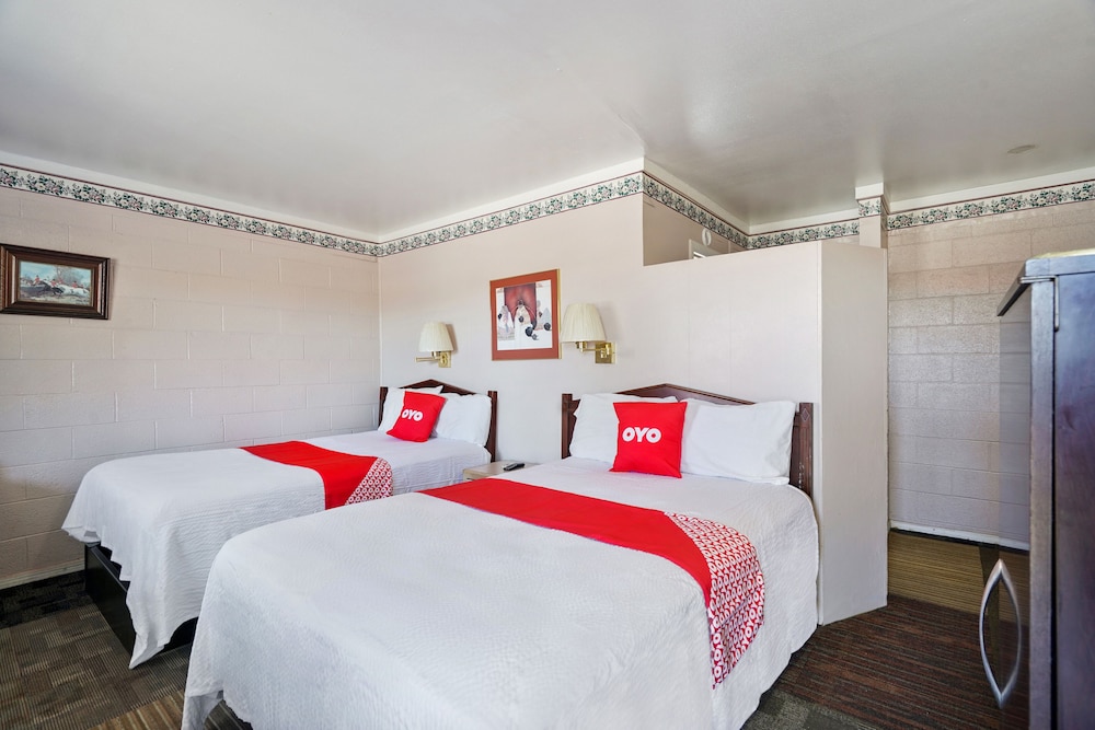 OYO Alpine TX near Big Bend National Park - photo 2