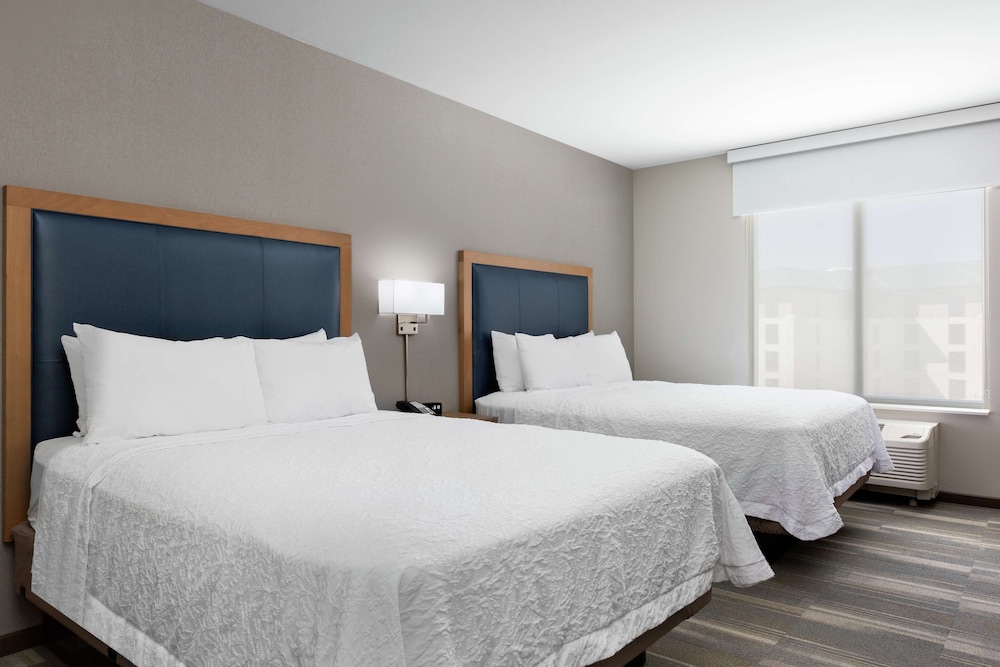 Hampton Inn & Suites San Diego Airport Liberty Station - photo 12