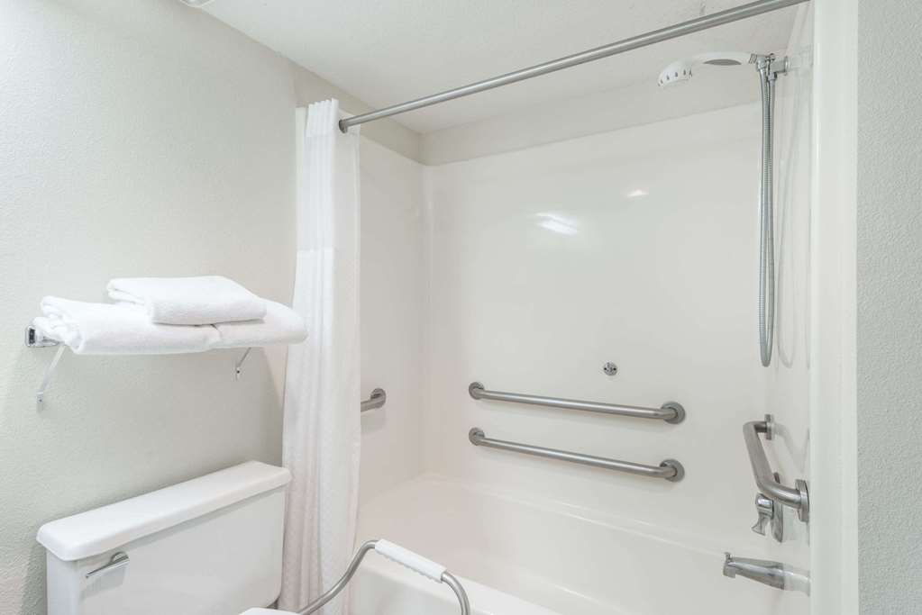 Baymont by Wyndham Osage Beach - photo 8