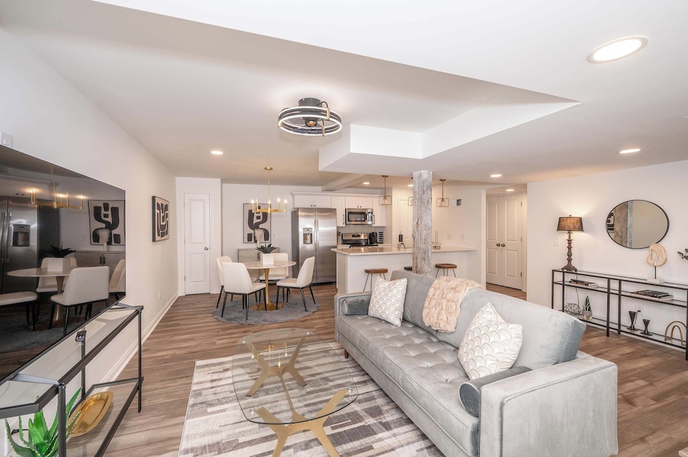 Covington Charm Suites — 4-Star Luxury Hotel in Covington, United States