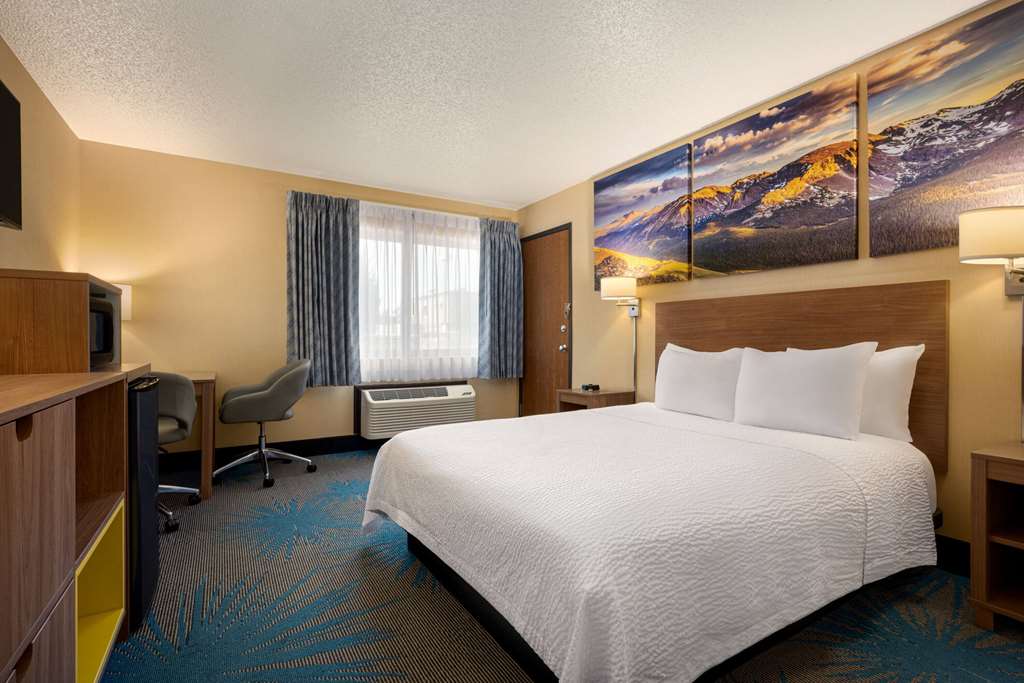 Days Inn by Wyndham Carbondale - photo 18
