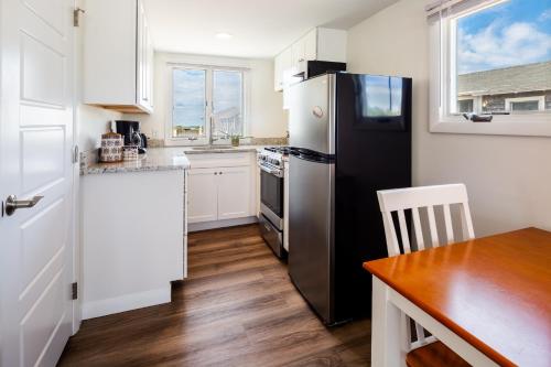 Truro Beach Cottages - photo 2
