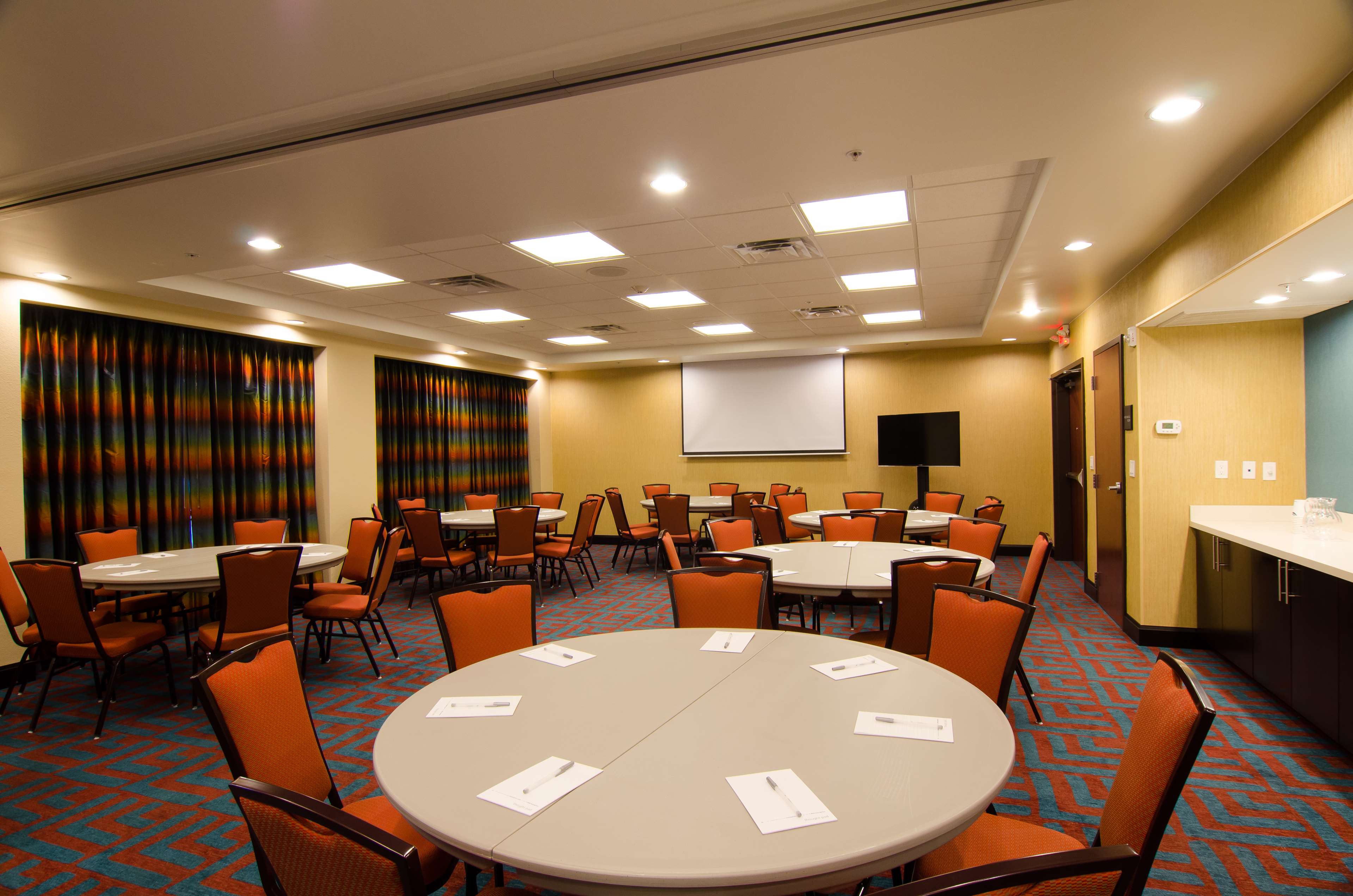 Hampton Inn & Suites Huntsville - photo 12
