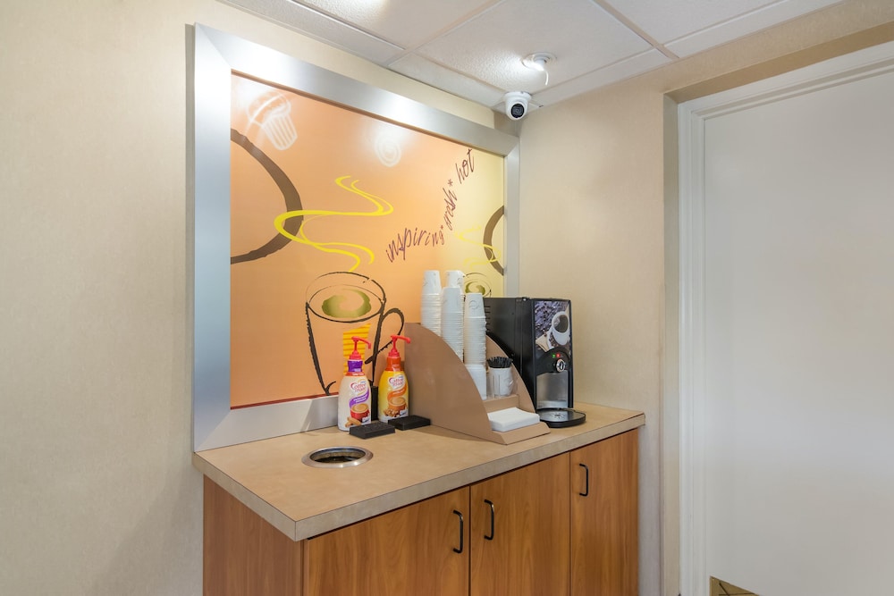 Red Roof Inn Durham Triangle Park - photo 4