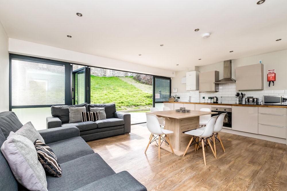 City Apartments Monkbar Mews — 4-Star Luxury Hotel in York, United Kingdom
