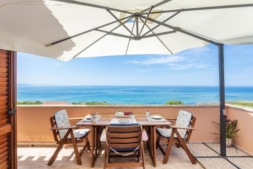 Amazing Bay View Beach Boutique Apartment Velameiga — 4-Star Luxury Hotel in Cabras, Italy