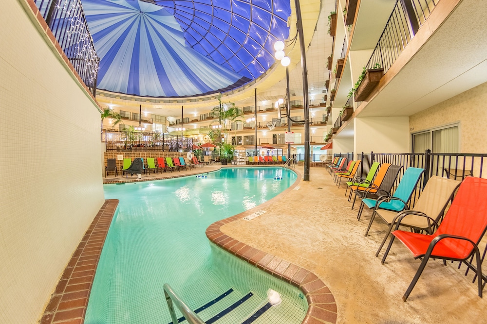 Holiday Inn Des Moines Airport Conf Center by IHG - photo 22