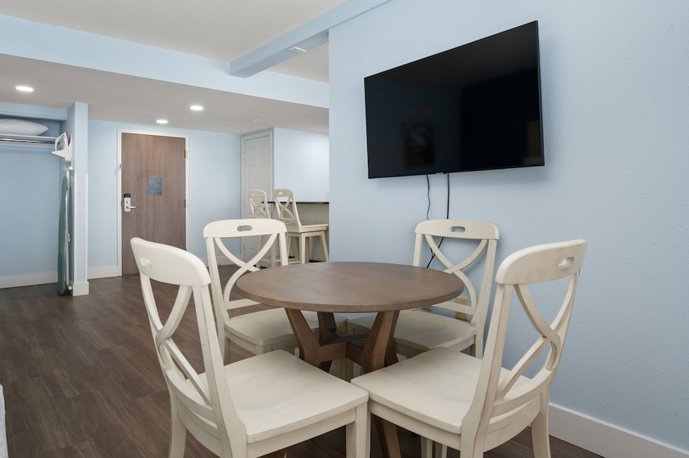 Fenwick Inn - photo 25
