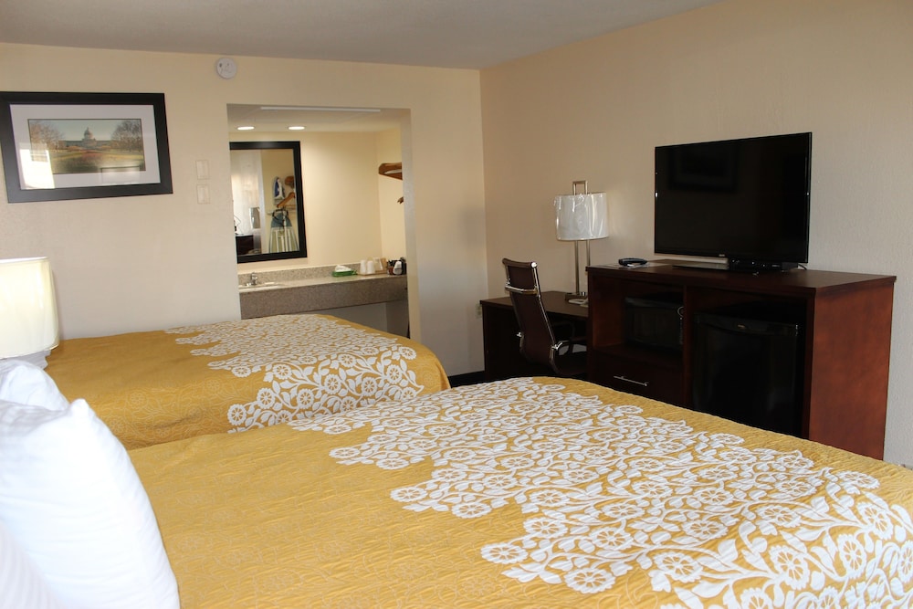 Bluegrass Inn - photo 11