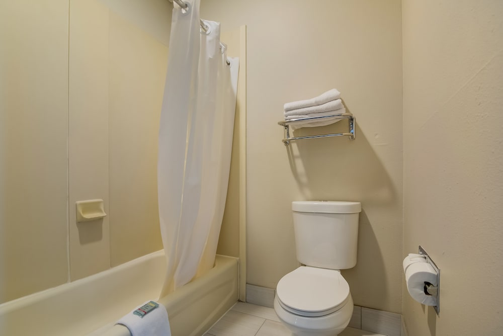 SureStay Plus Hotel by Best Western Topeka Northwest - photo 25
