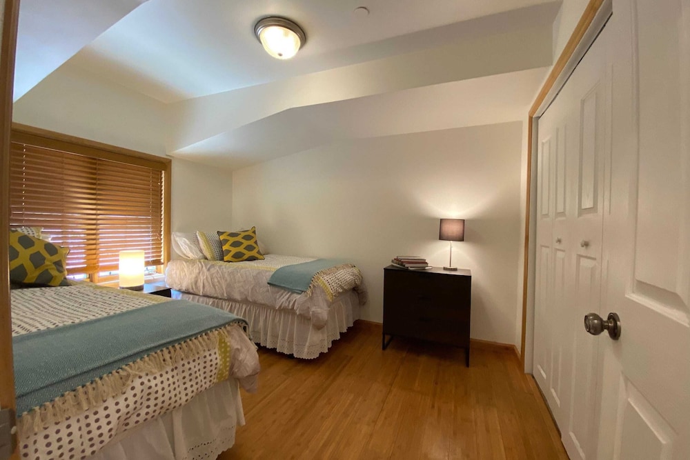 Woodside Getaway by Avantstay Character Home Close To Park City Resort w Hot Tub - photo 13