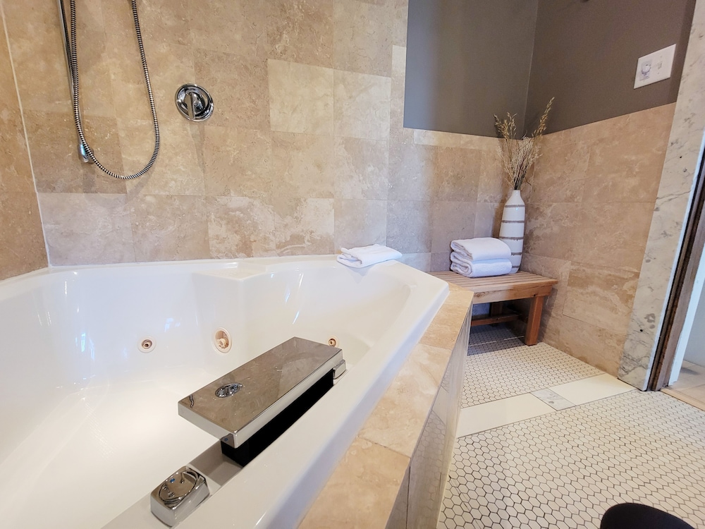 Historic GG Barnum Mansion by Heirloom Boutique Collection - photo 83
