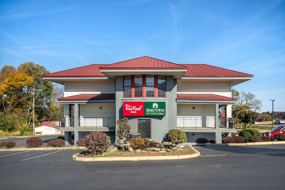HomeTowne Studios by Red Roof Lancaster - photo 36