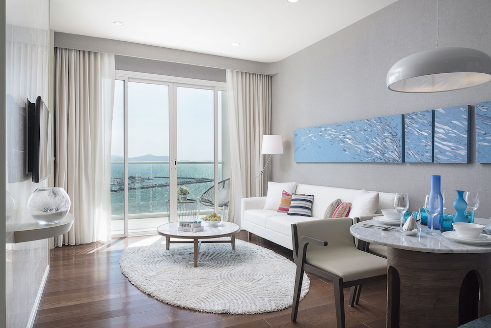 White Sand Beach Residences Pattaya — 4-Star Luxury Hotel in Sattahip, Thailand