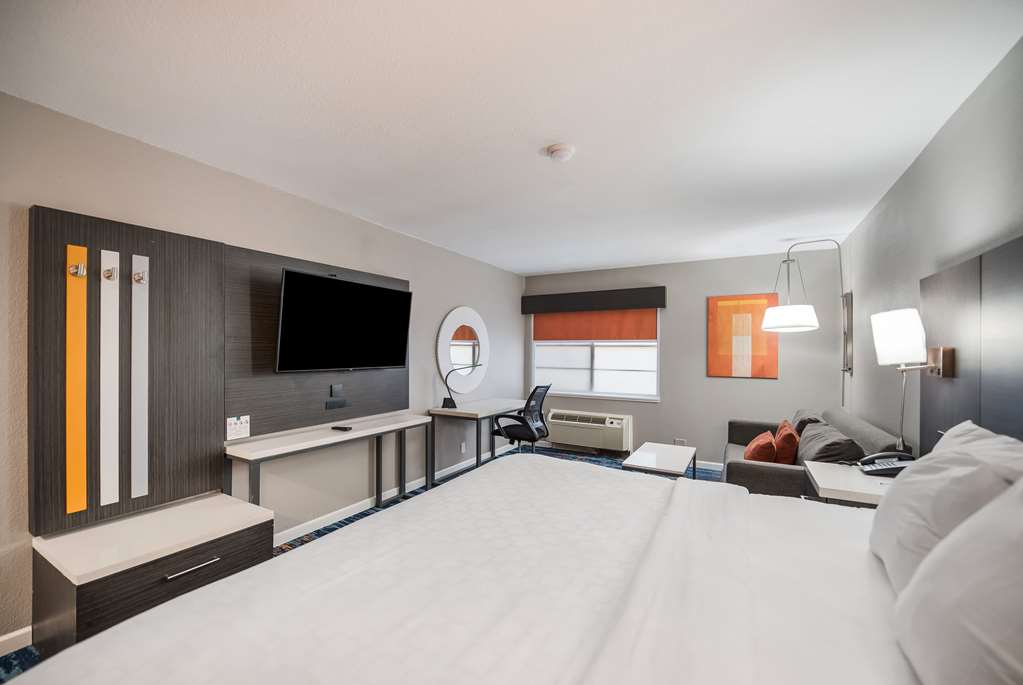 Clarion Pointe Marshall - photo 9