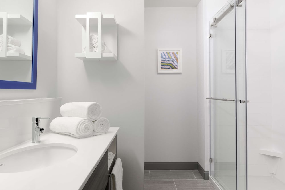 Hampton Inn O'Fallon - photo 18