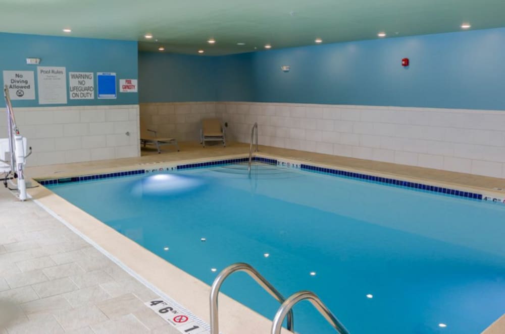 Holiday Inn Express & Suites Detroit North Roseville by IHG - photo 19