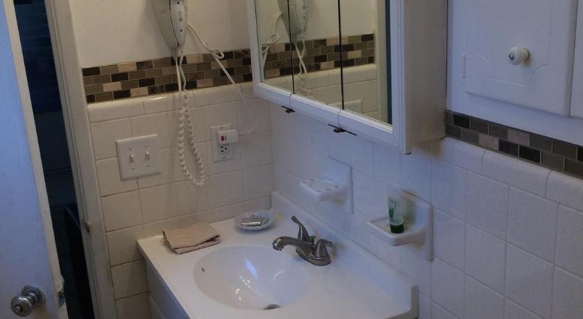 Tropicaire Motel in Lauderdale-By-The-Sea, United States