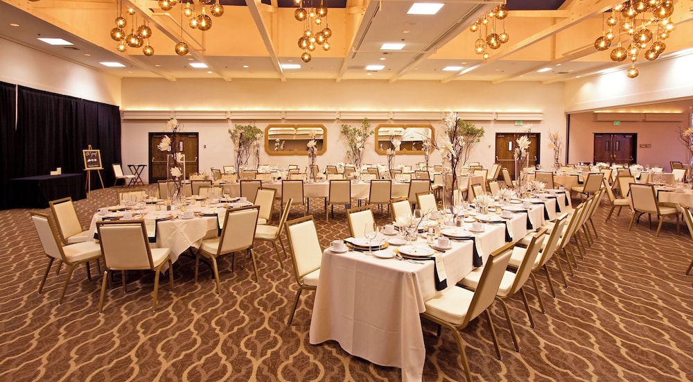 Ashland Hills Hotel & Suites - photo 64