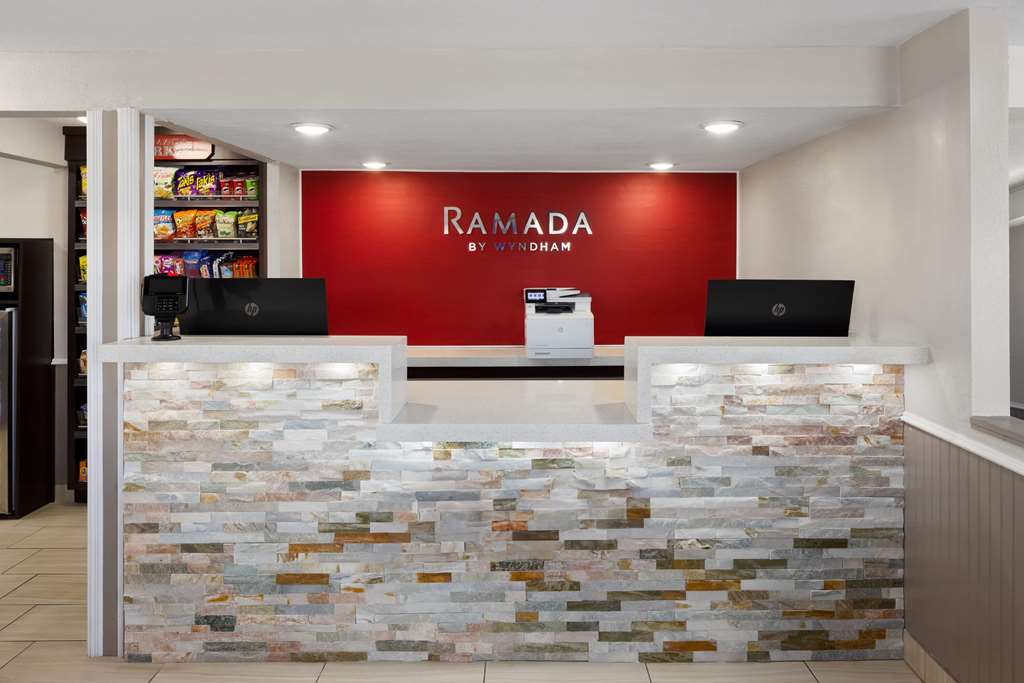 Ramada by Wyndham Medford Airport North - photo 5