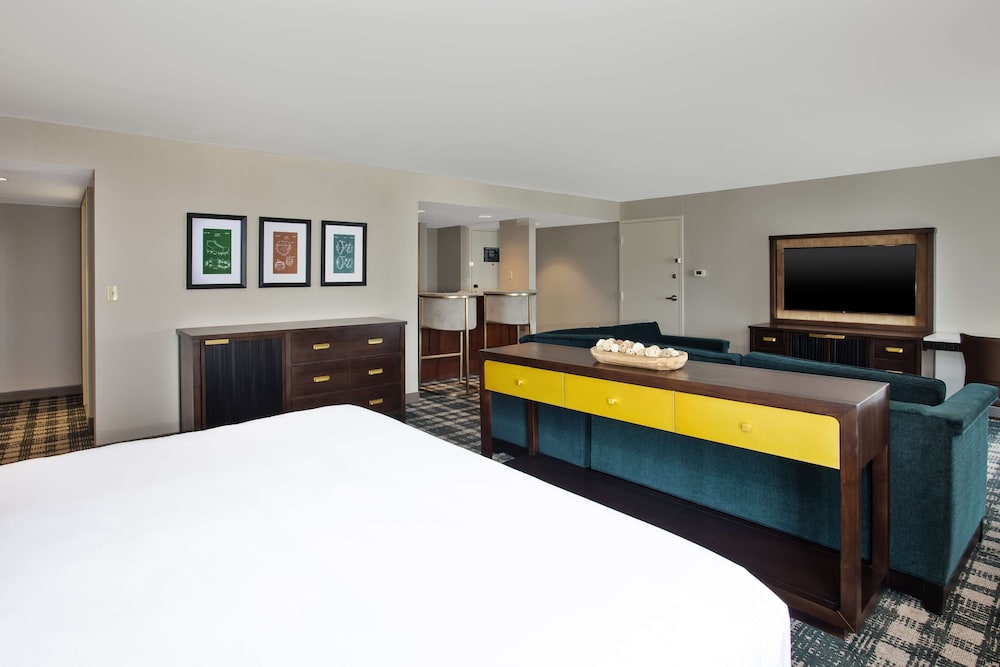 DoubleTree by Hilton Lansing - photo 12